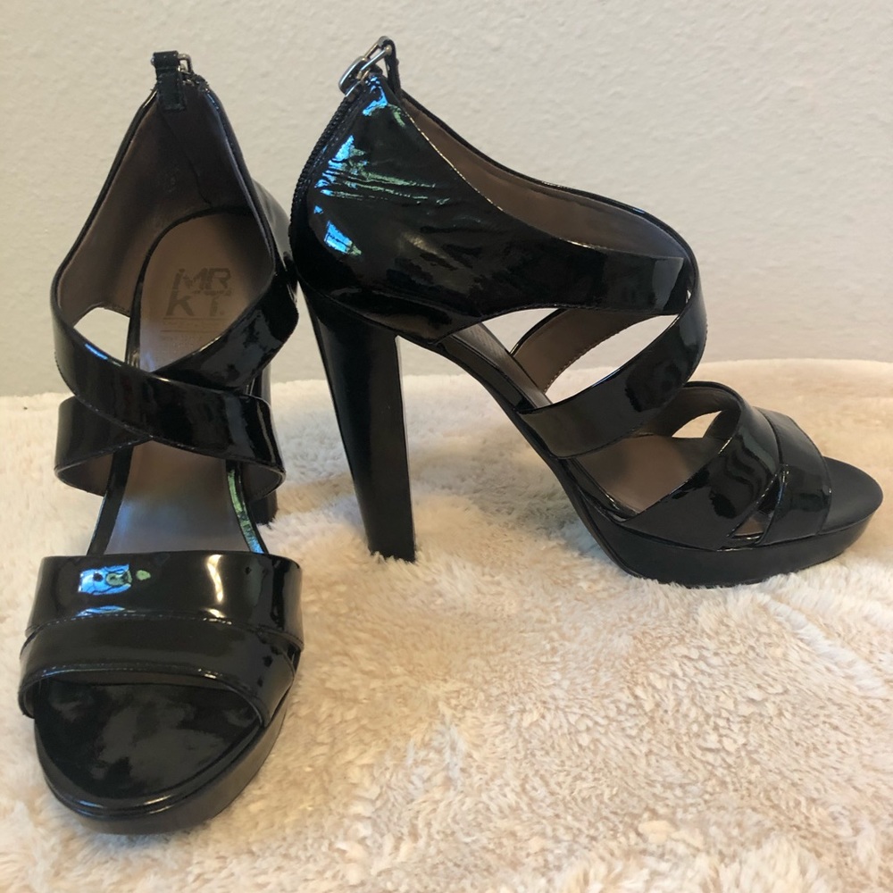 MRKT black heels